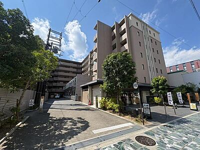 外観:近鉄『奈良』駅徒歩3分、JR『奈良』駅徒歩10分。東向商店街すぐ目の前。周辺施設充実しており生活至便の立地です。 外観:近鉄『奈良』駅徒歩3分、JR『奈良』駅徒歩10分。東向商店街すぐ目の前。周辺施設充実しており生活至便の立地です。