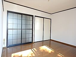 フラットこなん A棟 101号室 1階1Kのリビング/ダイニング