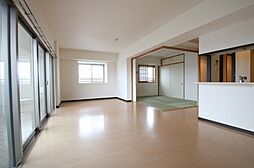 レーベンハイム水戸コルムナード 1401号室 14階4LDKのリビング/ダイニング