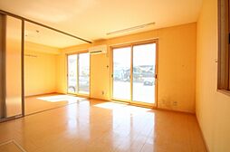 ワイズガーデン A棟 103号室 1階2LDKのリビング/ダイニング