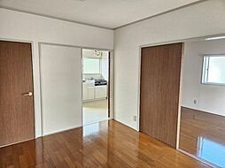 マンション緑 A棟 201号室 2階2Kのリビング/ダイニング