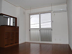 グラシアス C棟 201号室 2階1LDKのリビング/ダイニング