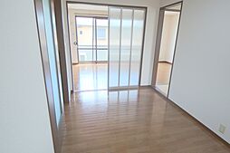 Charles grande C棟 201号室 2階3DKのリビング/ダイニング