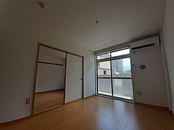 MCM 102号室 1階2DKのリビング/ダイニング