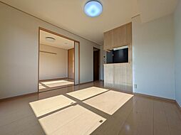 パークフラッツ B棟 102号室 1階2LDKのリビング/ダイニング