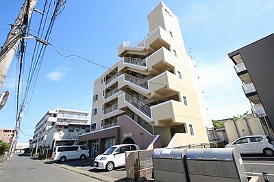 外観:リノベーションして生まれ変わったマンション 外観:リノベーションして生まれ変わったマンション