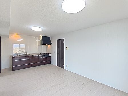【Living Dining Kitchen】