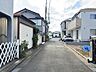 外観：4m幅員の道路に面しておりお車の運転が苦手な方でも安心して出入りいただけます。 