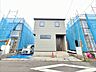 外観：6m幅員の道路に面しておりお車の運転が苦手な方でも安心して出入りいただけます。 