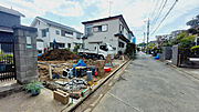 戸建てが立ち並ぶ静かな住宅街。四季折々の移り変わりを感じながら自然と楽しみ、暮らす、そんな毎日を日々の中で感じられる住環境 