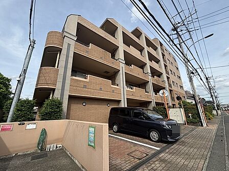 五感で感じる、現地でしかわからない事も沢山ございます。周辺環境なども一緒にご案内いたしますのでお気軽にお問合せください。