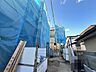 外観：通りから入ったプライベート空間で落ち着いた雰囲気でお住いになる。敷地部分でお子様の遊ぶスペースや駐車スペースに活用できます。 