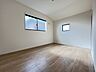 洋室：今からここを誰のお部屋にしようか、そんな洋室。大きさは6帖です。 