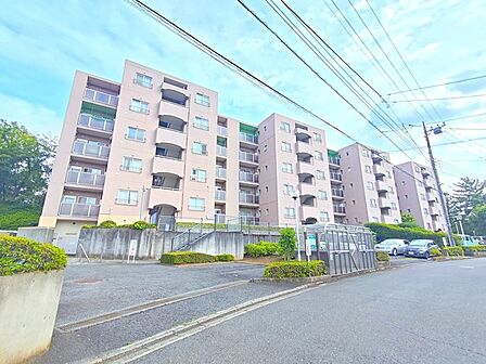 五感で感じる、現地でしかわからない事も沢山ございます。 周辺環境なども一緒にご案内いたしますのでお気軽にお問合せください。