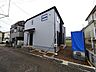 外観：前面道路は通り抜けができないため、交通量が少なく静かな住環境です。 