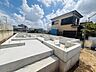 外観：戸建てが立ち並ぶ静かな住宅街。四季折々の移り変わりを感じながら自然と楽しみ、暮らす、そんな毎日を日々の中で感じられる住環境 
