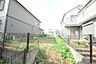 外観：戸建てが立ち並ぶ静かな住宅街。四季折々の移り変わりを感じながら自然と楽しみ、暮らす、そんな毎日を日々の中で感じられる住環境 
