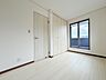 洋室：今からここを誰のお部屋にしようか、そんな洋室。大きさは4.83帖です。 