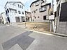 外観：カースペースは1台駐車できます。車庫の出し入れのしやすさなど、実際に現地にてご確認ください。 