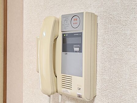 インターホン。