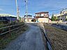 外観：戸建てが立ち並ぶ静かな住宅街。四季折々の移り変わりを感じながら自然と楽しみ、暮らす、そんな毎日を日々の中で感じられる住環境 