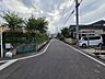 外観：戸建てが立ち並ぶ静かな住宅街。四季折々の移り変わりを感じながら自然と楽しみ、暮らす、そんな毎日を日々の中で感じられる住環境 