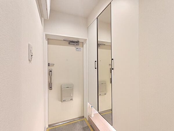 玄関を拡大表示