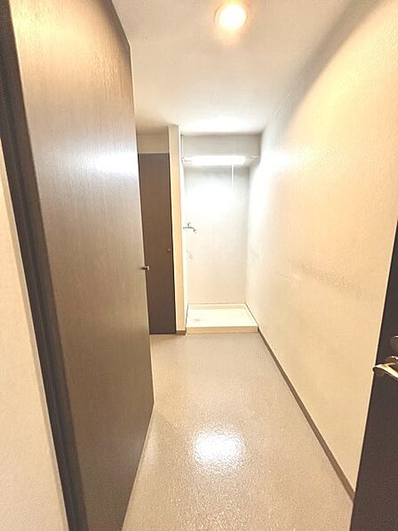 ゆとりの洗面スペースで朝の身支度もスムーズに行えます。