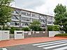 周辺：回田小学校（740m）