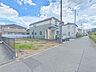 外観：前面道路は周辺住民以外の交通が無く、安全で閑静な住環境が保たれやすい立地です。