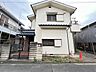 外観：商業施設が徒歩圏内に充実、日々のお買い物も安心な環境です。 