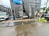 駐車場：前面道路は広く、駐車がしやすいです。駐車スペース2台分ございます。 