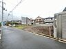 外観：商業施設が徒歩圏内に充実、日々のお買い物も安心な環境です。 
