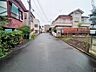 外観：6m幅員の道路に面しておりお車の運転が苦手な方でも安心して出入りいただけます。 