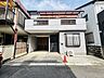 外観：戸建てが立ち並ぶ静かな住宅街。四季折々の移り変わりを感じながら自然と楽しみ、暮らす、そんな毎日を日々の中で感じられる住環境 