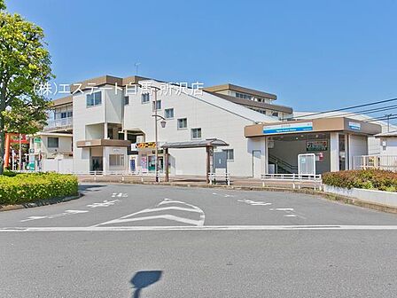 東伏見駅(560m)
