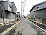 外観：商業施設が徒歩圏内に充実、日々のお買い物も安心な環境です。 