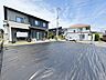 外観：車通りも少なく、お子様のいるご家庭は安心してお住まい頂ける住環境です。