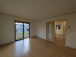 鴻巣市鎌塚2丁目 2LDKのリビング/ダイニング