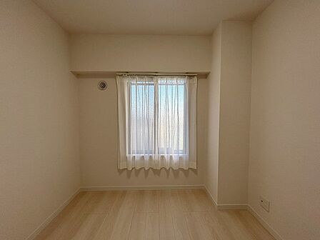 子供部屋には丁度良い洋室。