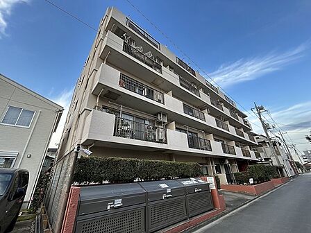 最寄り駅が徒歩11分。駅近に住めば、家族そろった朝食タイムがさらに楽しく。 