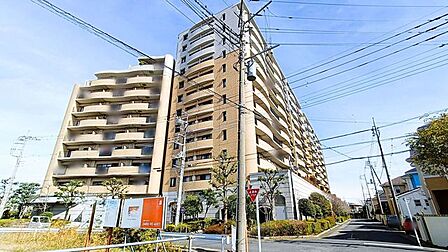 駅徒歩3分。マイカーを持たない選択をする方、増えてます。