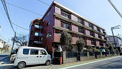 外観:さいたま新都心駅徒歩12分の近さ。通勤通学に便利で、駅周辺の生活施設も利用しやすい。 外観:さいたま新都心駅徒歩12分の近さ。通勤通学に便利で、駅周辺の生活施設も利用しやすい。