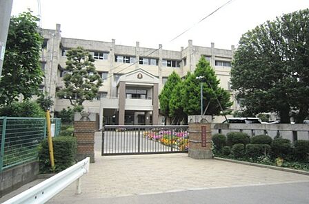 川越市立城南中学校(290m)