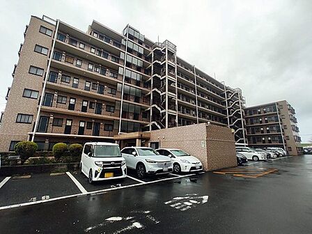 通勤、通学がちょっとした運動にもなる、駅徒歩11分。 