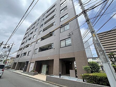 最寄り駅まで徒歩4分の近さ。 忙しい朝が助かる立地、 暮らしにゆとりが生まれます。
