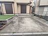 駐車場：駐車場は2台まで駐車可能。マイカーの車幅もお確かめください。 