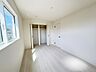 洋室：今からここを誰のお部屋にしようか、そんな洋室。大きさは6.7帖です。 