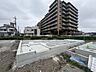 外観：穏やかな住宅街に根を張り、確かな基礎から始まるこれからの暮らしを想い描ける場所です 