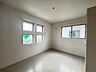洋室：2階部分のお部屋の日当たりは、ご覧の通り明るいです。 